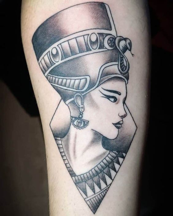 Lakeside Tattoos  Nefertiti on the leg Tattooed by Dani  Bookings   Contact number 07 3820 9258  Email lakesidetattoosgmailcom  Insta  daniroosentattoos  Facebook